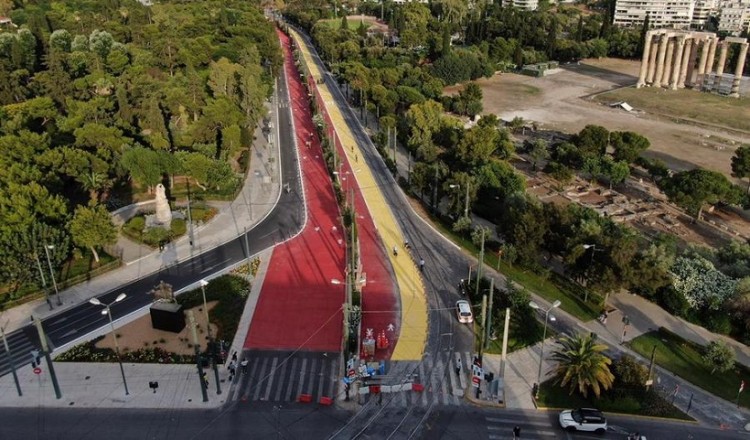 Η «νέα» Βασιλίσσης Όλγας στον Μεγάλο Περίπατο της Αθήνας (φωτο)