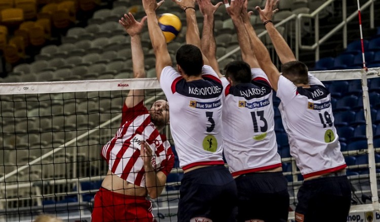 Ανατροπή από τον Φοίνικα στο ΟΑΚΑ, 3-2 τον Ολυμπιακό (βίντεο)
