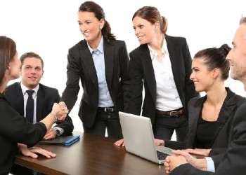 Ίση αμοιβή και ίσες ευκαιρίες ανδρών και γυναικών στο χώρο εργασίας δεν υπάρχουν!