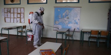 Η Θεσσαλονίκη «κοντράρει» την Αττική στα κρούσματα – Έκρηξη στη βόρεια Ελλάδα