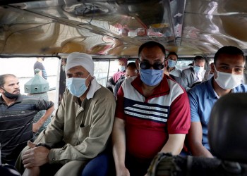 Αίγυπτος: Αφαίρεση άδειας κυκλοφορίας από οδηγούς λεωφορείων που δεν φορούν μάσκα