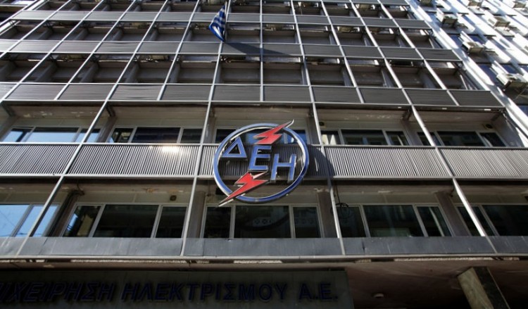 Παγώνει η ΔΕΗ την επιβάρυνση των καταναλωτών από το έκτακτο τέλος ΑΠΕ