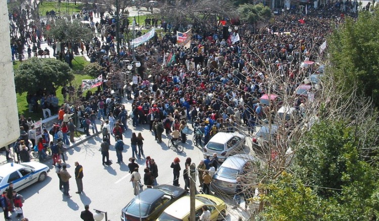 Τι προβλέπει το νέο νομοσχέδιο για τις δημόσιες υπαίθριες συναθροίσεις