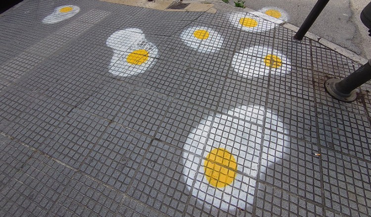 Θεσσαλονίκη: «Αυγά στο δρόμο σου»...