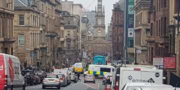 Επίθεση στη Γλασκόβη με νεκρό και τραυματίες (βίντεο)