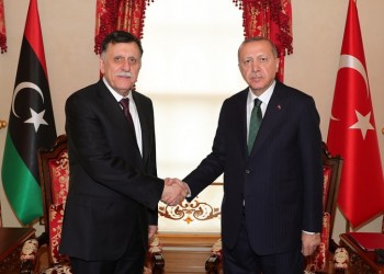 Ο Σάρατζ πάει εσπευσμένα στην Τουρκία για να δει τον Ερντογάν