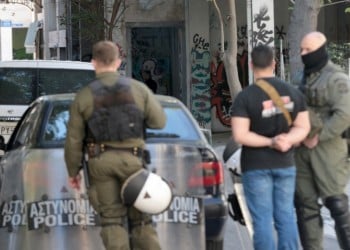 Νέα αστυνομική επιχείρηση σε υπό κατάληψη κτήριο στα Εξάρχεια 4