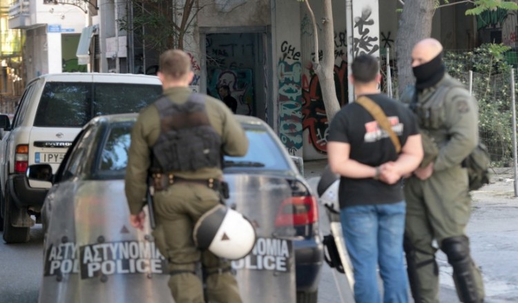 Νέα αστυνομική επιχείρηση σε υπό κατάληψη κτήριο στα Εξάρχεια 4