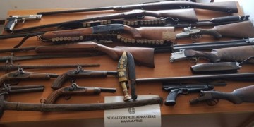 Καλαμάτα: Γυναίκα διατηρούσε οπλοστάσιο με παλαιά όπλα στο σπίτι της