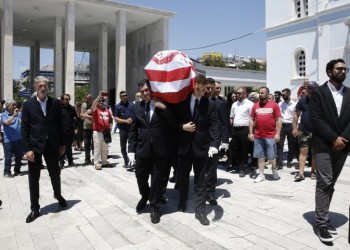 Τελευταίο αντίο στον Νίκο Αλέφαντο στο Α’ Νεκροταφείο