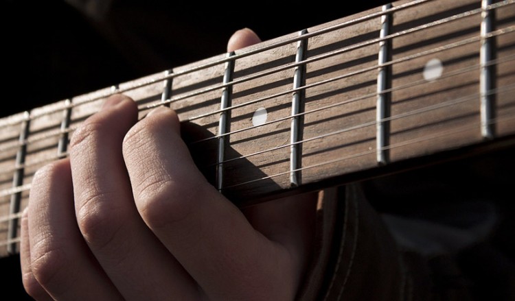 Θεσσαλονίκη: Αύξηση πωλήσεων στα μουσικά όργανα έφερε ο κορονοϊός