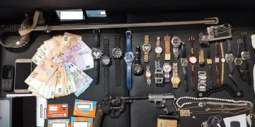 Εξαρθρώθηκε σπείρα που διέπραττε διαρρήξεις οικιών στην Αττική