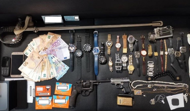 Εξαρθρώθηκε σπείρα που διέπραττε διαρρήξεις οικιών στην Αττική