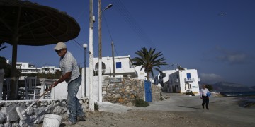 Τα νησιά της άγονης γραμμής έζησαν τον κορονοϊό και τώρα περιμένουν τον τουρισμό