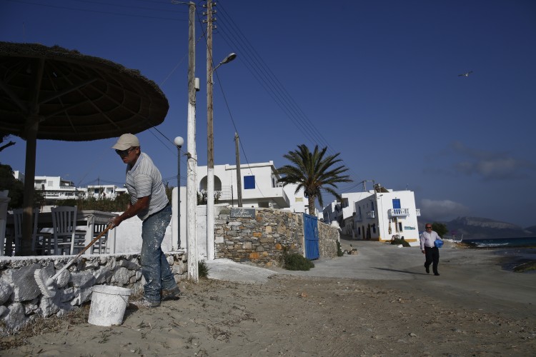 Τα νησιά της άγονης γραμμής έζησαν τον κορονοϊό και τώρα περιμένουν τον τουρισμό
