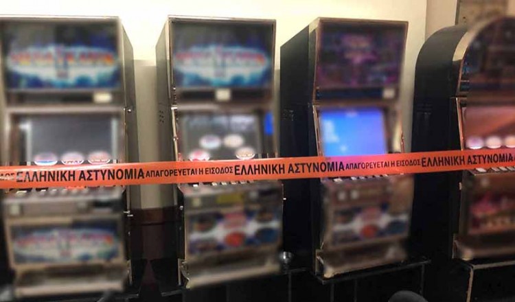 Λουκέτο σε παράνομο μίνι καζίνο στην Αττική