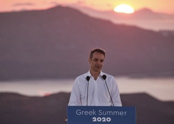 Μητσοτάκης από Σαντορίνη: Ελάτε στην Ελλάδα, οι επισκέπτες μας θα παραμείνουν ασφαλείς και υγιείς