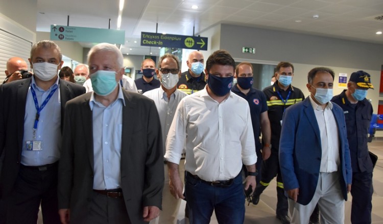 Χαρδαλιάς: Οι Ένοπλες Δυνάμεις αναλαμβάνουν τους ελέγχους στα νησιά για τρεις μήνες