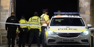 Βρετανία: Σύλληψη άνδρα στο Ρέντινγκ μετά την επίθεση με νεκρούς