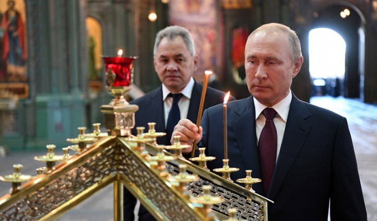 Ο Πούτιν απέτισε φόρο τιμής στους πεσόντες του Β΄ ΠΠ στον νέο καθεδρικό του στρατού