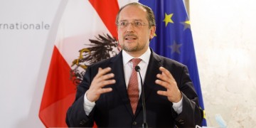 Η Αυστρία κάλεσε τον Τούρκο πρεσβευτή μετά τις συγκρούσεις Κούρδων και Τούρκων διαδηλωτών στη Βιέννη