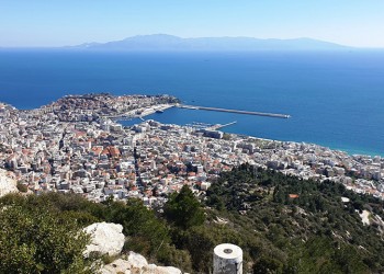 Καβάλα: Όταν κοιτάς την πόλη από τον… Σταυρό της