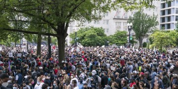 Χάος στην Αμερική μετά το φόνο του Τζορτζ Φλόιντ – Καταστροφές, λεηλασίες και εμπρησμοί σε μεγάλες πόλεις