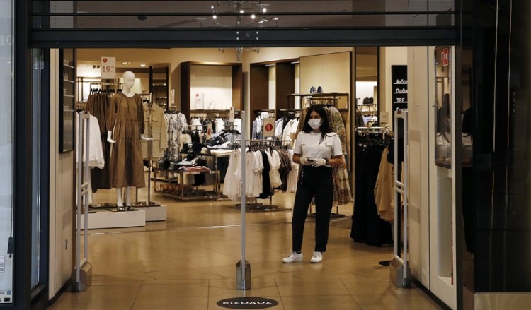 Κορονοϊός: Ανοιχτά τα μαγαζιά στις «κόκκινες» περιοχές