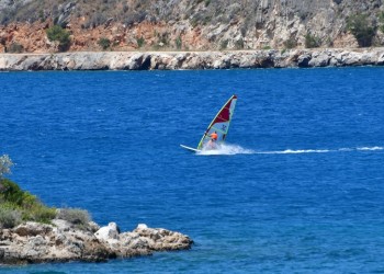 Καιρός: Εξασθενούν οι βοριάδες την Τετάρτη, ανεβαίνει ο υδράργυρος