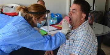 Κορονοϊός: Εστίες μετάδοσης οι γάμοι, ανησυχία για την Αττική