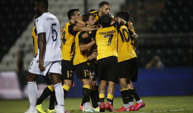 ΠΑΟΚ-ΑΕΚ 0-2: Το ντέρμπι της Τούμπας έβαλε φωτιά στα play off