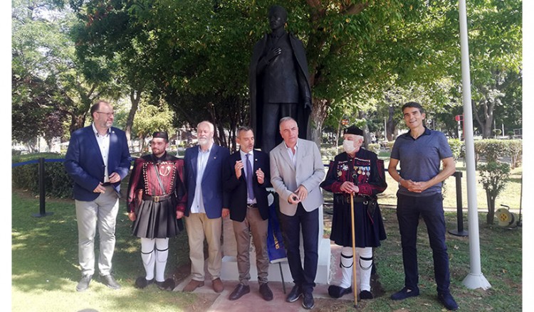 Θεσσαλονίκη: Τελετή για την τοποθέτηση ανδριάντα του Ίωνα Δραγούμη στο πάρκο της ΧΑΝΘ