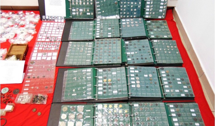 Δράμα: Πλήθος αρχαίων νομισμάτων και αντικειμένων στην κατοχή 64χρονου