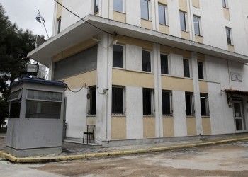 Κρατούμενος απέδρασε από το αστυνομικό τμήμα Δάφνης