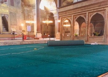 Μπήκαν τα χαλιά στην Αγία Σοφία, κατά παραγγελία Ερντογάν – Την Παρασκευή η προσευχή