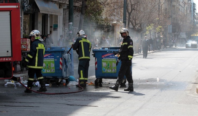 Συμβαίνει τώρα: Επεισόδια έξω από την ΑΣΟΕΕ – Έγιναν συλλήψεις