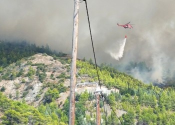 Μεγάλη πυρκαγιά στη Χίο – Ετοιμότητα για εκκένωση οικισμών