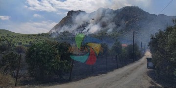 Φωτιά στις Κεχριές Κορινθίας – Εκκενώθηκε κατασκήνωση (βίντεο)