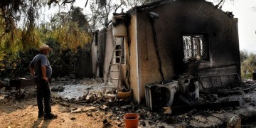 Σε ύφεση η φωτιά στην Κορινθία – Νύχτα επιφυλακής