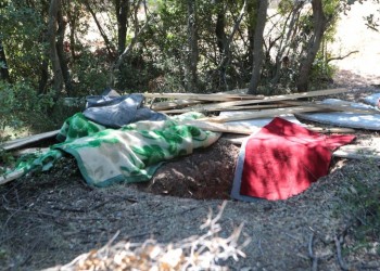 Βαρυμπόμπη: Έναν μήνα έσκαβαν για το θησαυρό οι τρεις που πέθαναν στο φρεάτιο (φωτο)