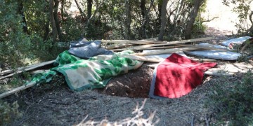 Βαρυμπόμπη: Έναν μήνα έσκαβαν για το θησαυρό οι τρεις που πέθαναν στο φρεάτιο (φωτο)