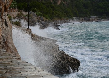 Καιρός: Άνοδος θερμοκρασίας σήμερα και βόρειοι άνεμοι 7-8 μποφόρ στο Αιγαίο