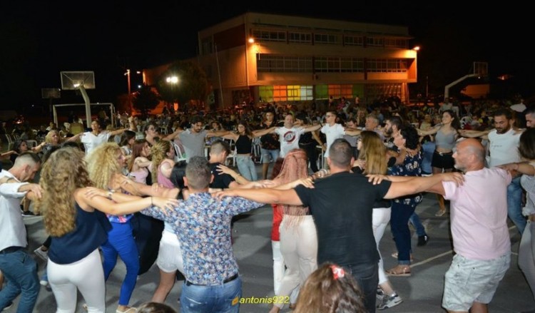 Τα «Κομνηνά» στο Πλατύ αντικαταστάθηκαν από ποντιακό γλέντι, λόγω κορονοϊού (βίντεο)