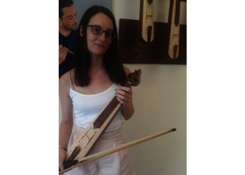 Από την Ελβετία στην Πτολεμαΐδα για δύο ποντιακές λύρες