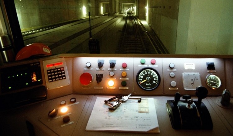 Αύξηση δρομολογίων στα μέσα μεταφοράς – Ανακαλούνται άδειες οδηγών