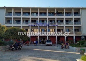 Βόμβες μολότοφ στην Περιφερειακή Ενότητα Μαγνησίας – Καταστράφηκαν αρχεία