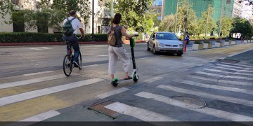 Πεζοί και ποδηλάτες στον «Μεγάλο Περίπατο» (φωτο)