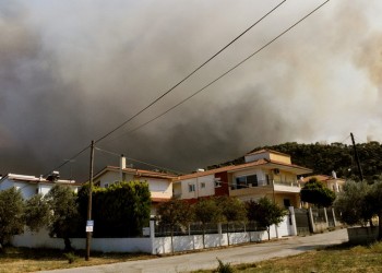 Πυρκαγιά Κεχριές Κορινθίας: Για τρίτη ημέρα μάχη με τις φλόγες