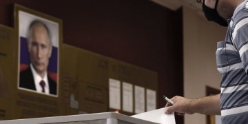 Οι Ρώσοι κρατούν στην εξουσία τον Πούτιν έως το 2036