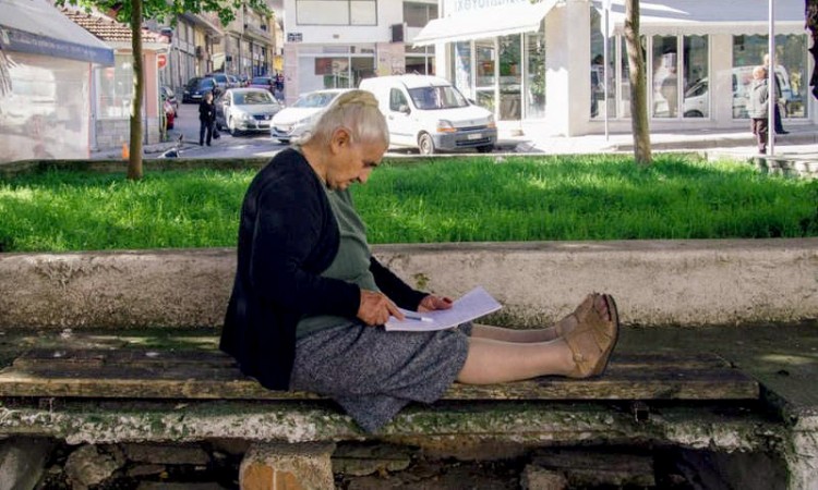 Κοζάνη: Νέα νοσηλεύτρια ετών… 87